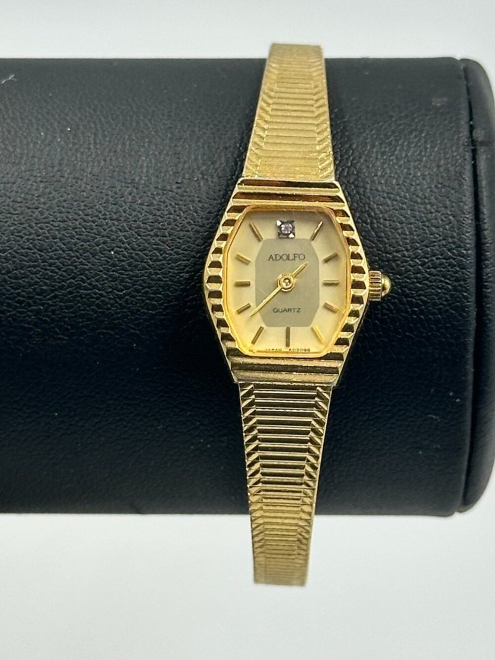 Vintage Adolfo Watch Women Gold Tone Oval 17MM Dial Slim Band New Battery - Picture 3 of 13